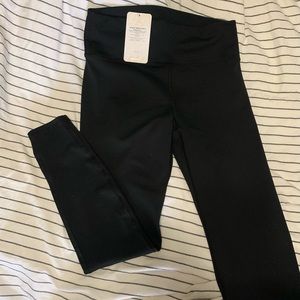 Brand new Fabletics powerhold XL black leggings